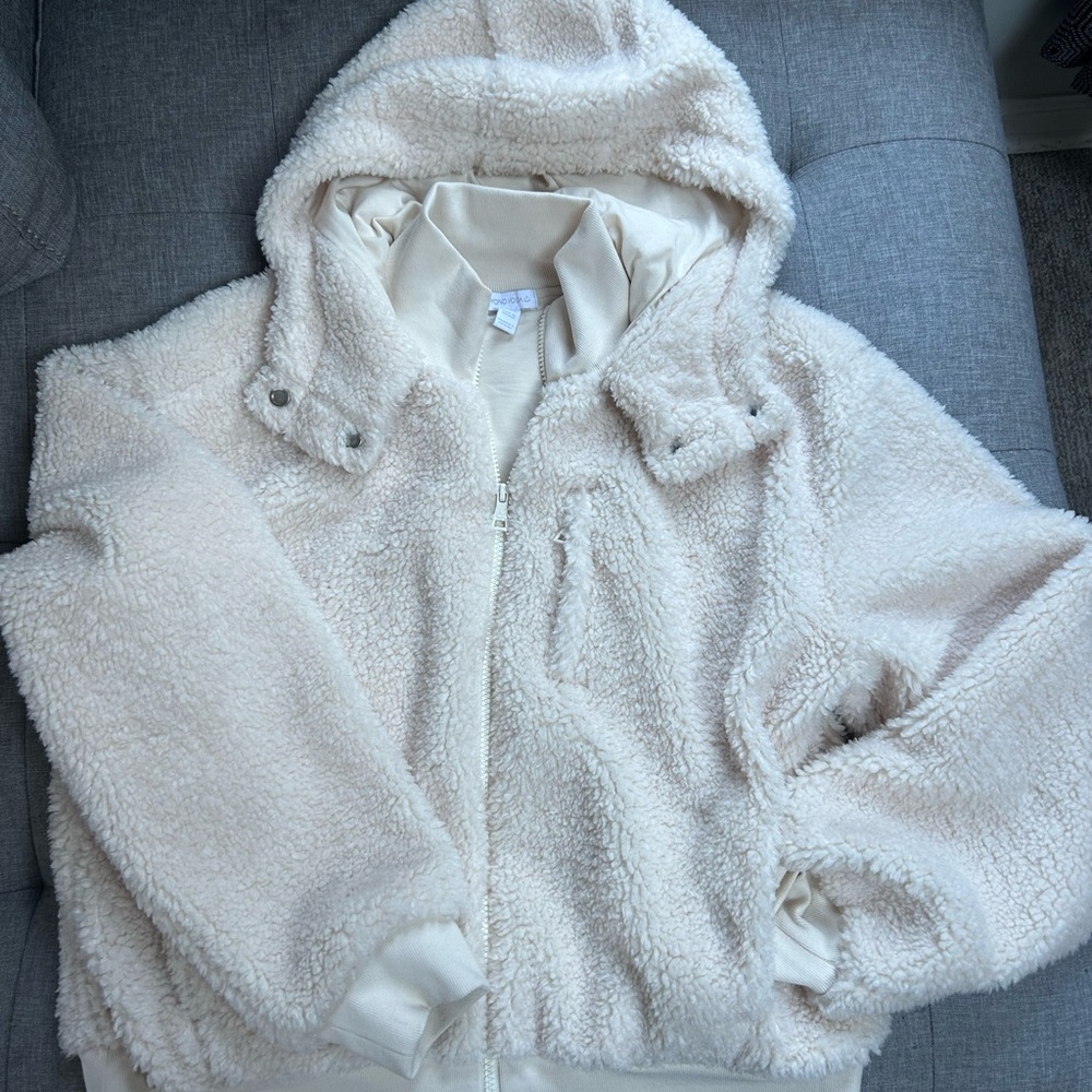 Beyond Yoga Cream Teddy Jacket with Hood and Zipper